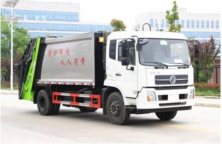 北京环卫清运垃圾车_在北京环卫开垃圾车工资多少