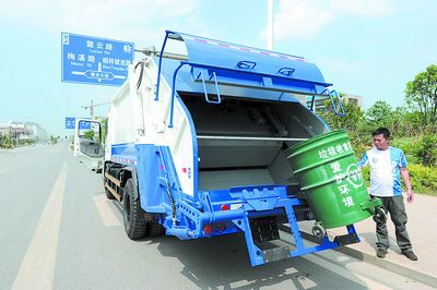 垃圾车环卫车-环卫垃圾车扰民处理方法