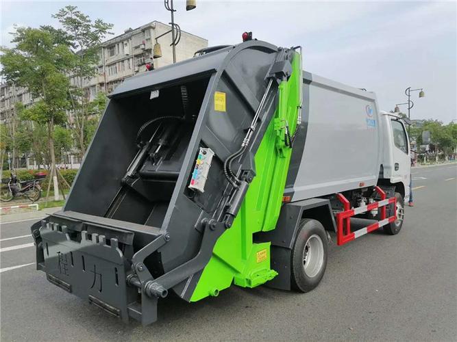 对接垃圾车属于环卫车吗_对接垃圾车工作视频