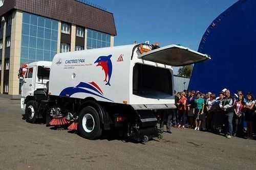 俄罗斯环卫垃圾车图片高清大图-俄罗斯环卫垃圾车图片高清